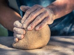Come impastare a mano senza planetaria: tecniche e trucchi Come impastare a mano