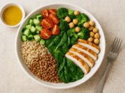 Insalate complete: ricette uniche con cereali, verdure e proteine Insalate complete